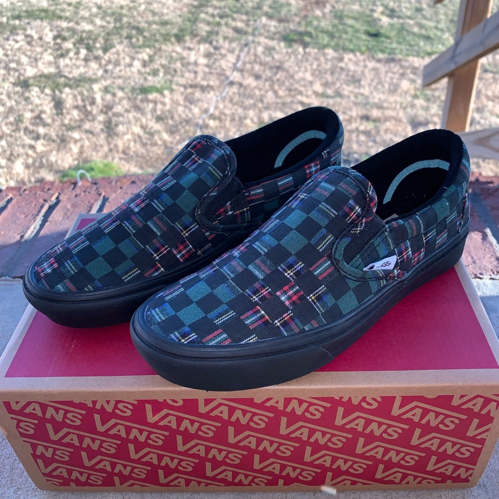 Slip on comfycush Vans women’s size 6.5